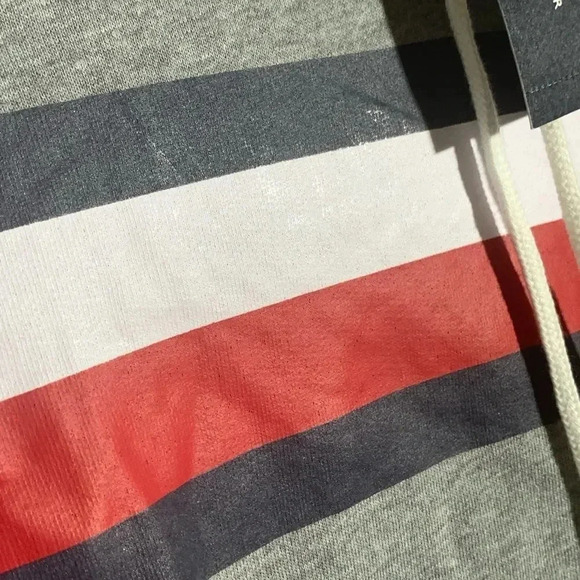 NWT Tommy Hilfiger cropped sweater - Picture 4 of 4